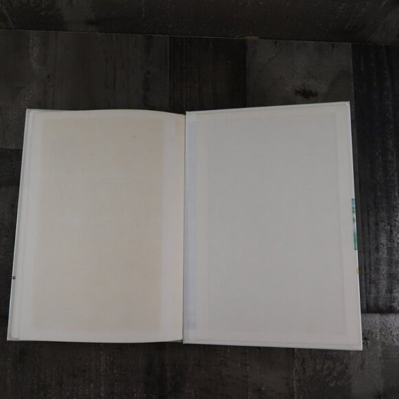 Kingfisher Science Enclyclopedia Volume 5 Heredity-Lense,Optical Hardcover - Picture 5 of 7